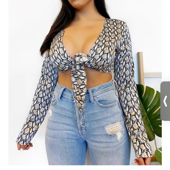 Laurasboutique ruby crop top - Picture 1 of 4